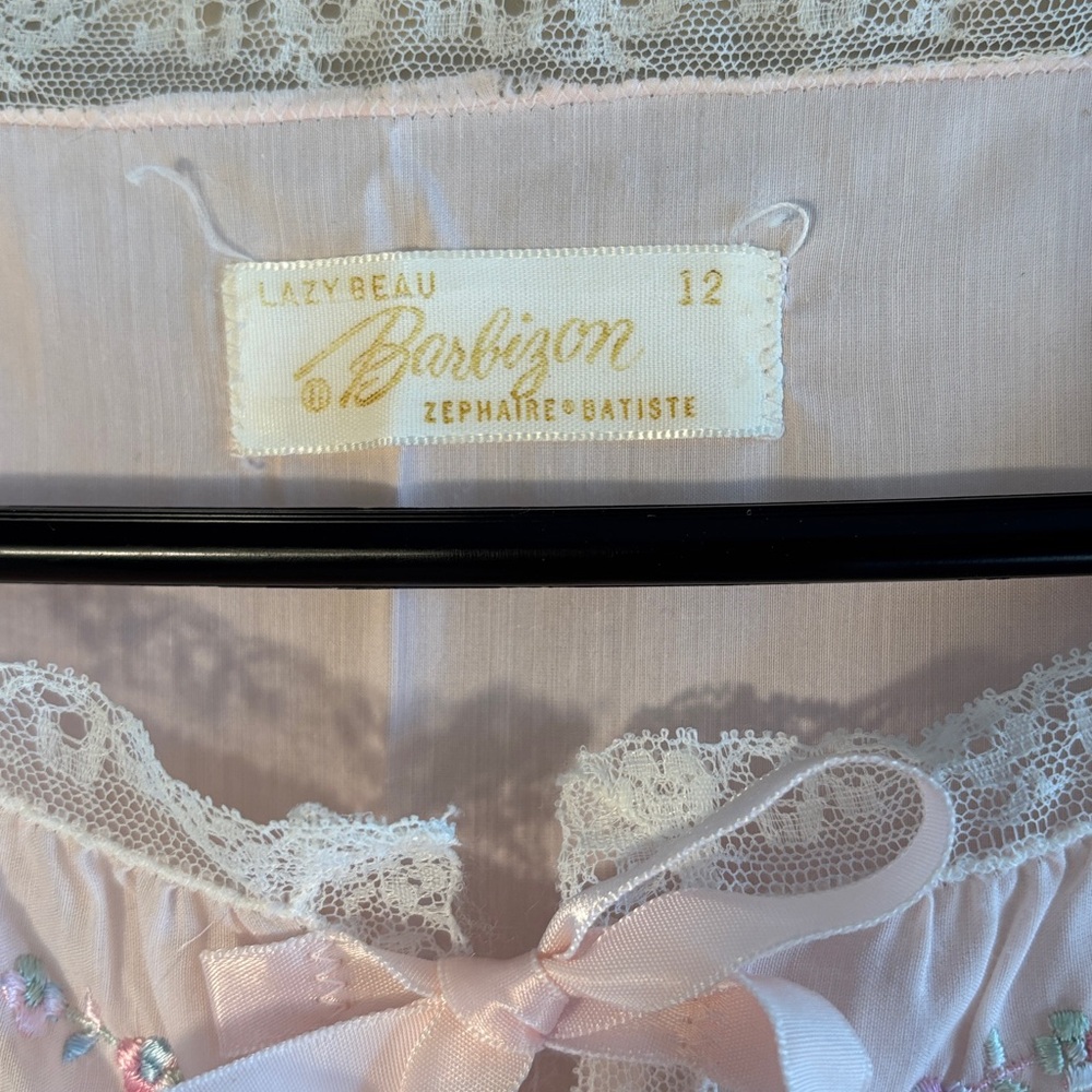 VINTAGE BARBIZON PAJAMA SET. light pink, short sleeve balloon sleeve lace with e - Picture 8 of 11